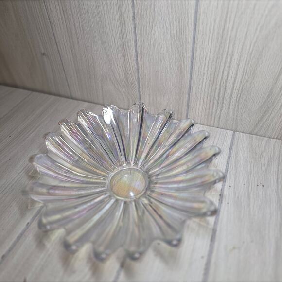 Vtg Iridescent Glass Flower Plate/Bowl Candy Dish Catch All Dish Beatiful - Picture 5 of 5